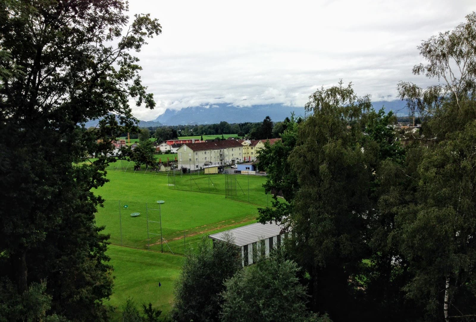 ALTERS- UND PFLEGEHEIM RHEINAUEN