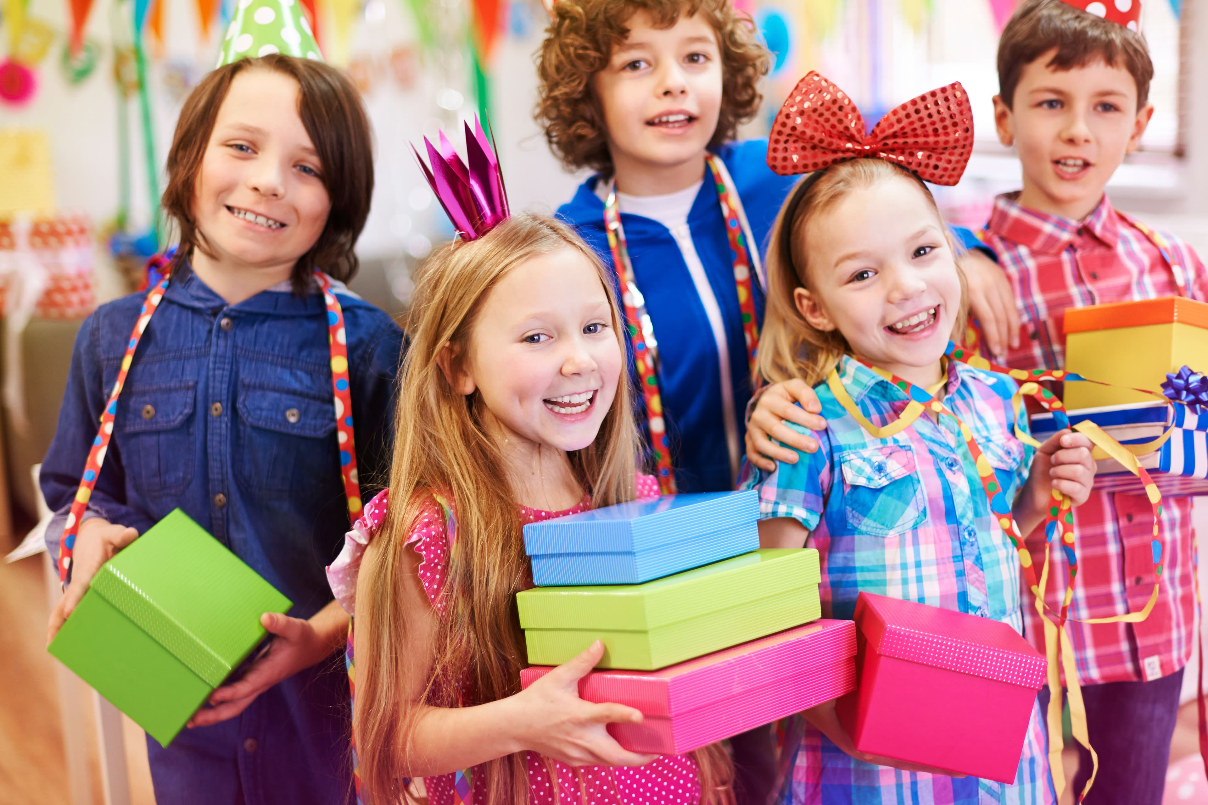 Geschenke machen glücklich – aber es gibt dabei einiges zu beachten.