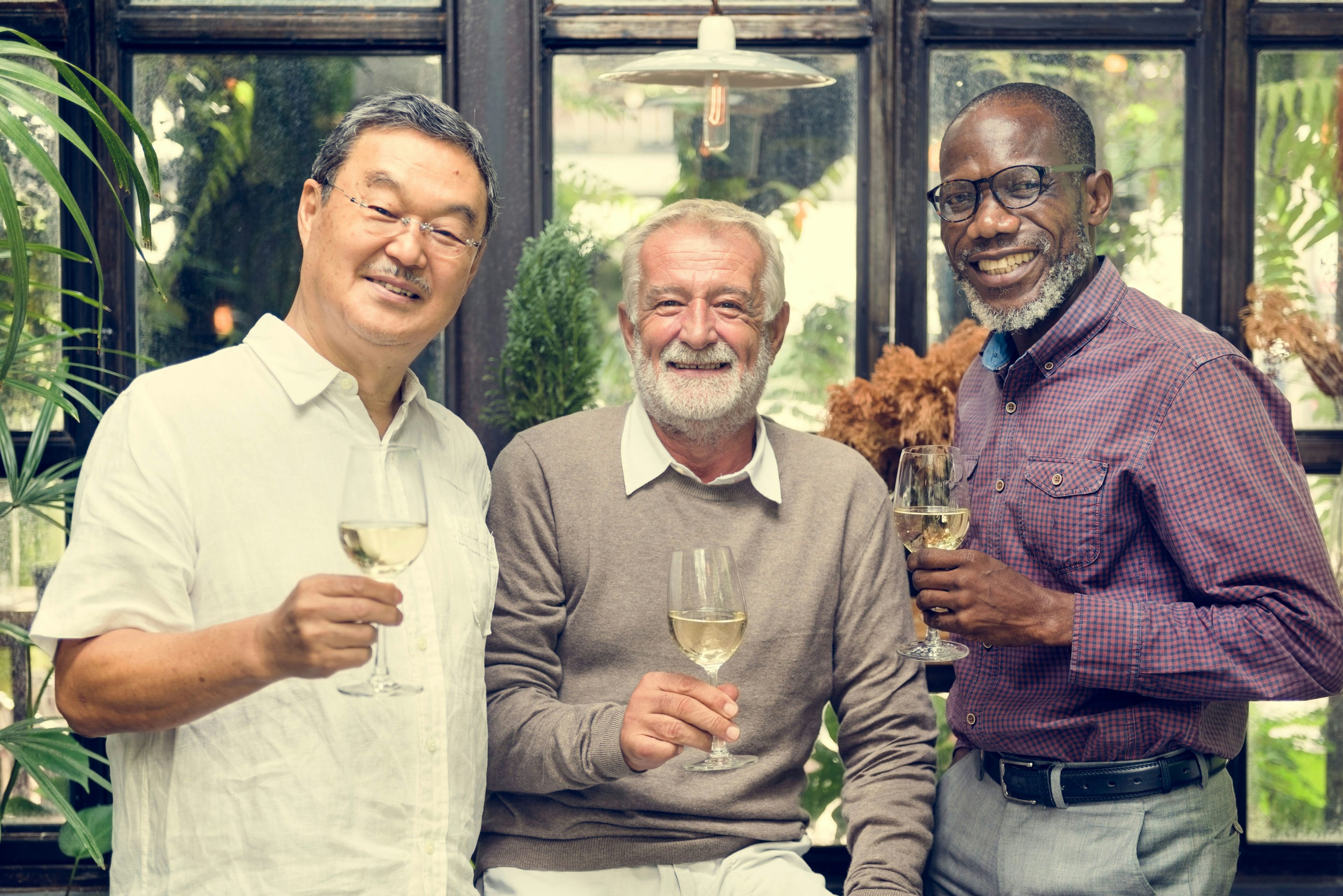 Ruhestand: Drei Männer feiern ihren Abschied aus dem Arbeitsleben.
